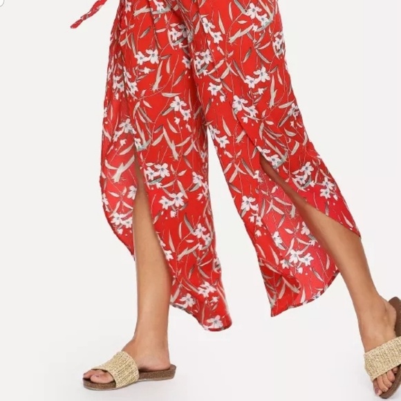 ❌❌SOLD SOLD❌❌💗New red flower print casual beach pants (m) - Picture 4 of 5